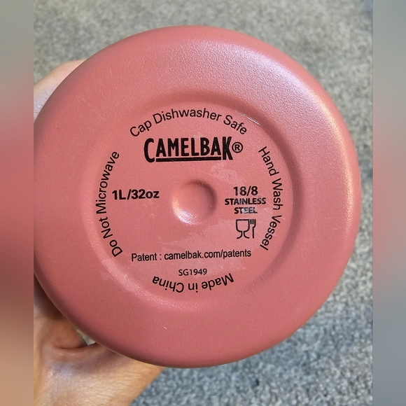 Eddy Camelbak Carry Cap Vaccum Insulated 32 oz Water Bottle - Picture 3 of 4